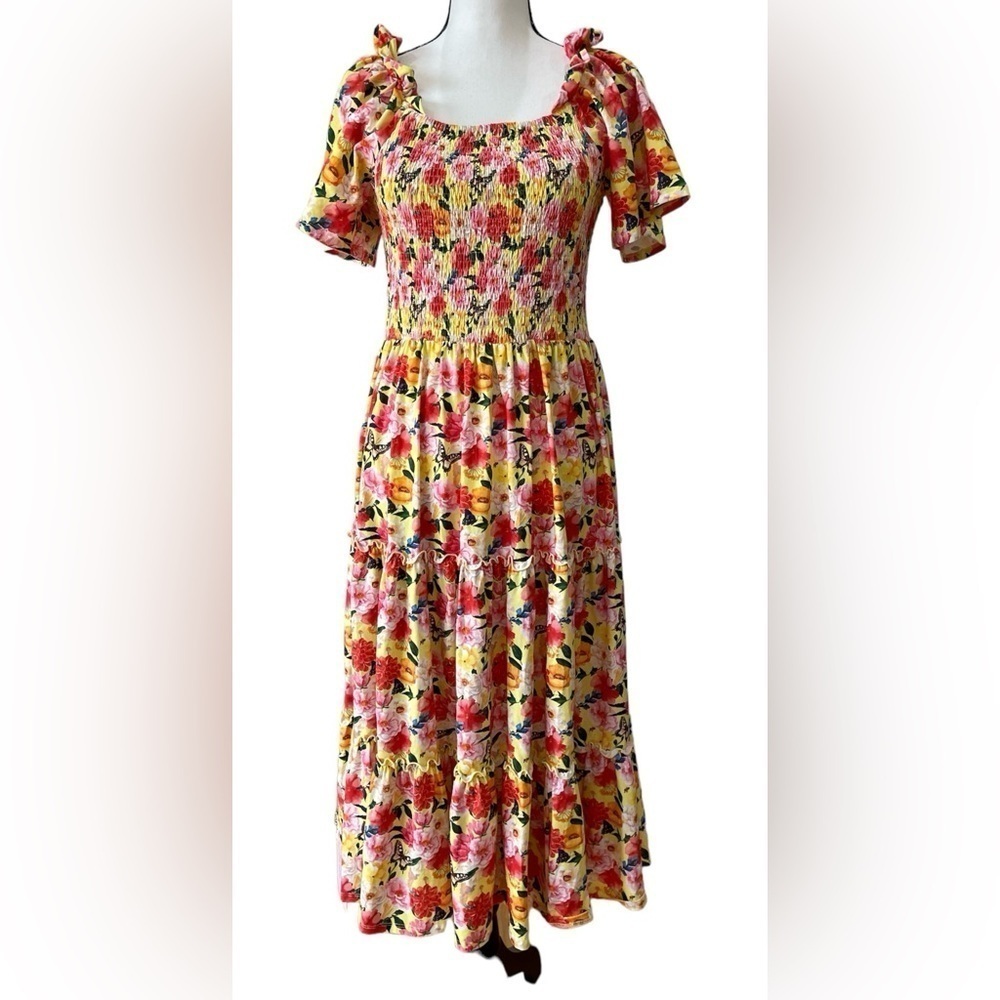 Laree & Co Hartley Ruffle Smocked Tiered Dress size M New with tags New - Picture 12 of 12